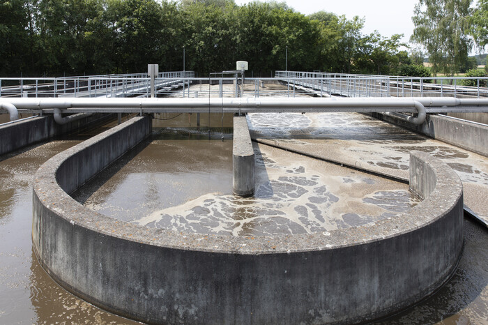 Furnizarea de oxigen pentru microorganismele din bazinul de aerare.