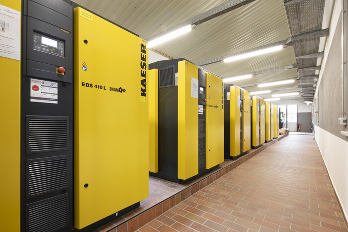 Funcționare cu economie de energie cu suflantele cu șurub EBS de la KAESER.