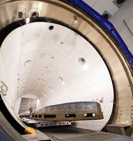 Alimentare cu aer comprimat şi azot de la KAESER pentru autoclave de cercetare