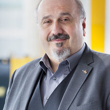 Expertul Ralf Hereth vorbește despre controlerul compresoarelor.